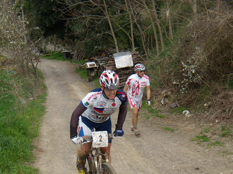 gal/2010/03 - La Via delle Miniere 2010/Sul poggetto al primo passaggio/Immagine-027.jpg